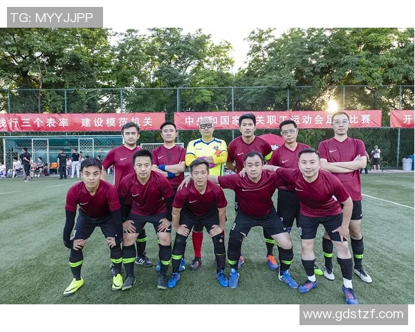 中国男子国家足球队奋战国际赛场展现拼搏精神与团队合作魅力